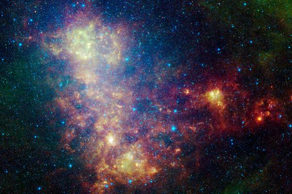 Small Magellanic Cloud from the Spitzer Space Telescope