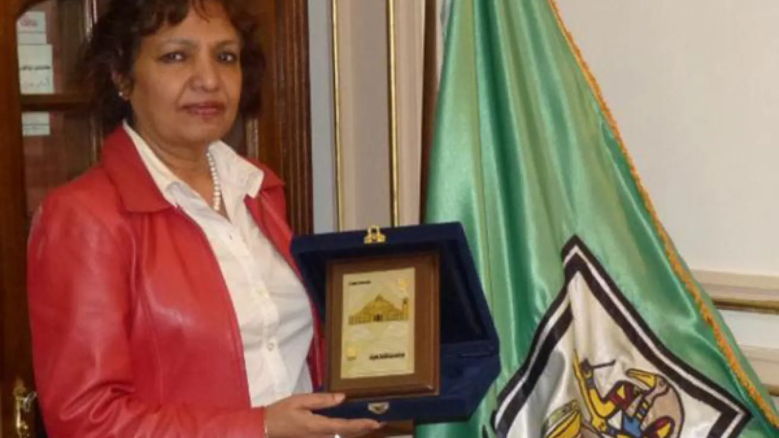 Sultana Nahar getting award