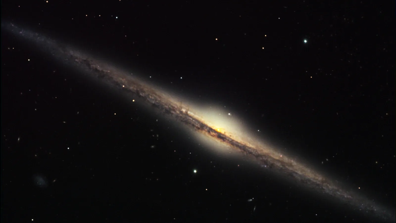 NGC4565, Bruce Hugo & Leslie Gaul, APOD 2004 April 9