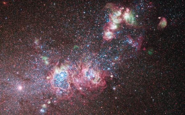 Dwarf galaxies on small scales in a cosmological context
