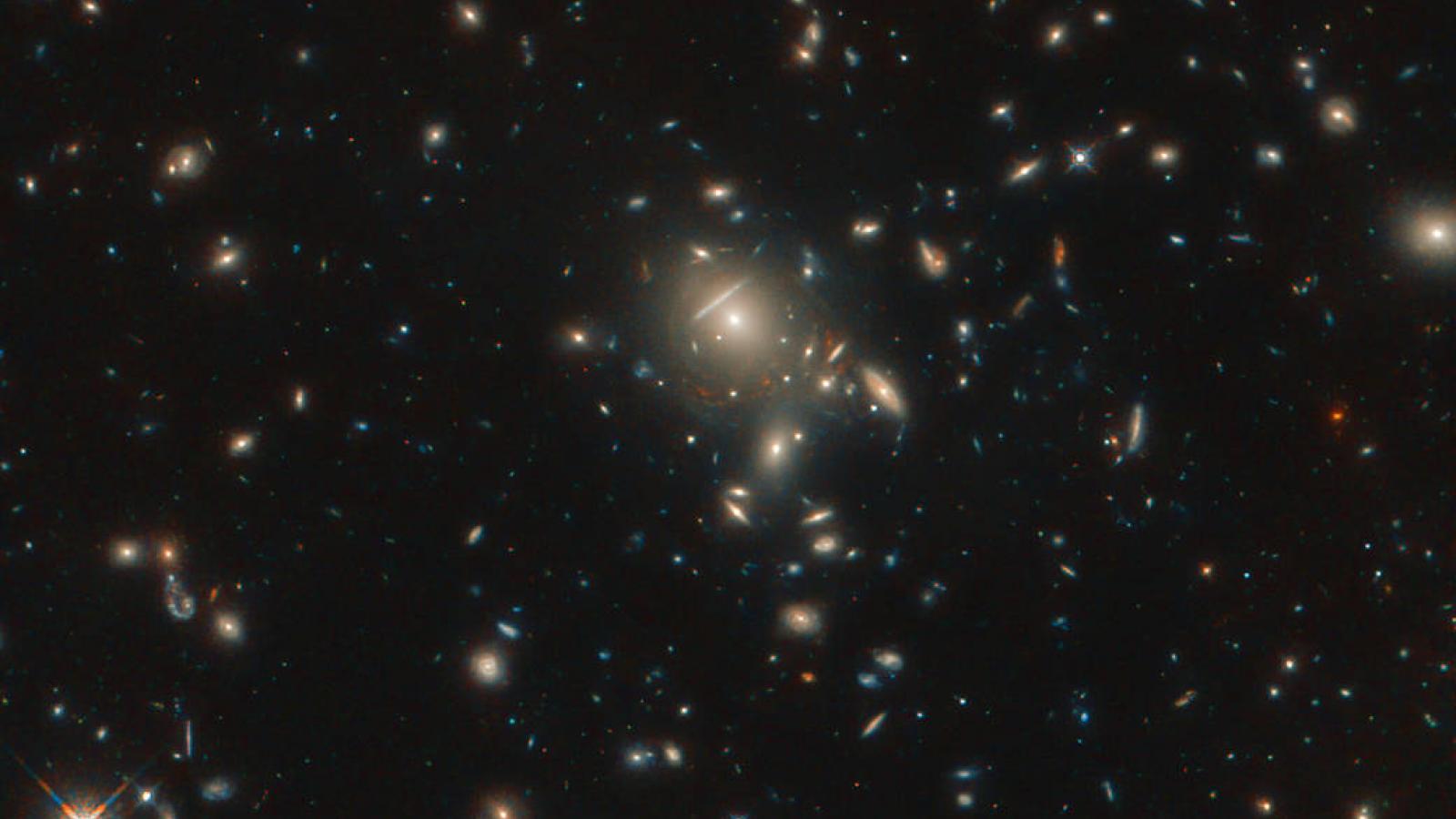 Image of a cluster of galaxies